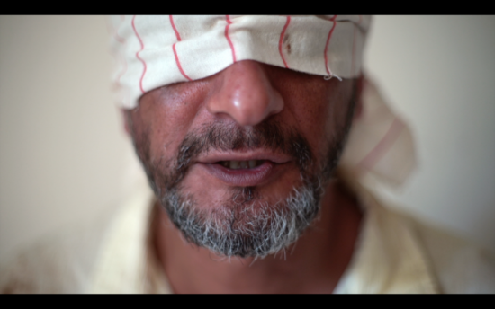 רגב עמרני, הילחם, ברח או קפא, 2019, סטילס מתוך וידאו, אוצר אבי לובין