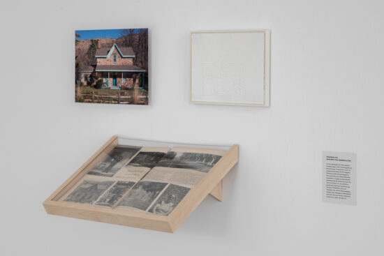 Efrat Hakimi, Zion, installation view, photo Tal Nisim